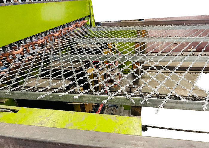 Razor Wire Mesh Fence Panel Welding Machine